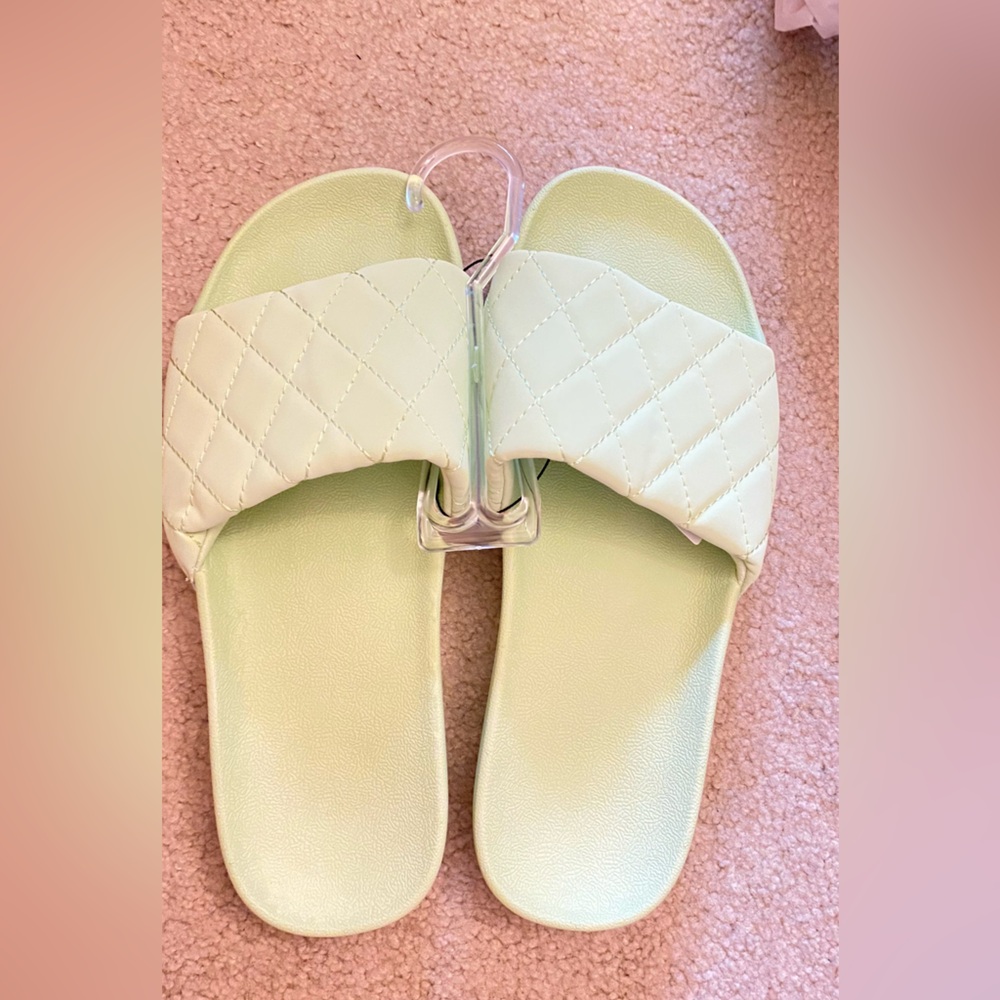 Vera Bradley Women's Quilted Slide Sandals - Seafoam Green. NWT